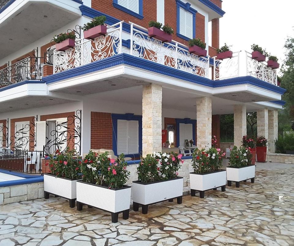 Exclusive Greccia Inn เดอร์มี ภายนอก รูปภาพ