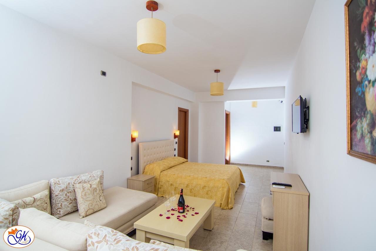Exclusive Greccia Inn เดอร์มี ภายนอก รูปภาพ